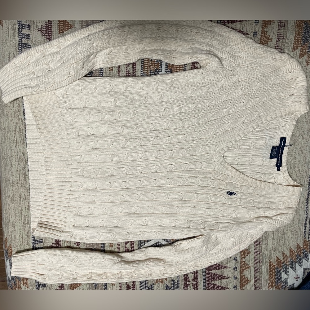 Large Ralph Lauren v neck sweater